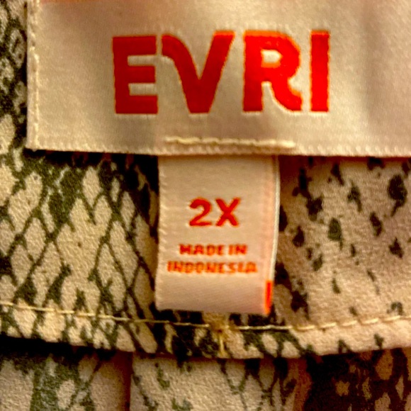EVRI womens 2X s/s blouse - Picture 4 of 5